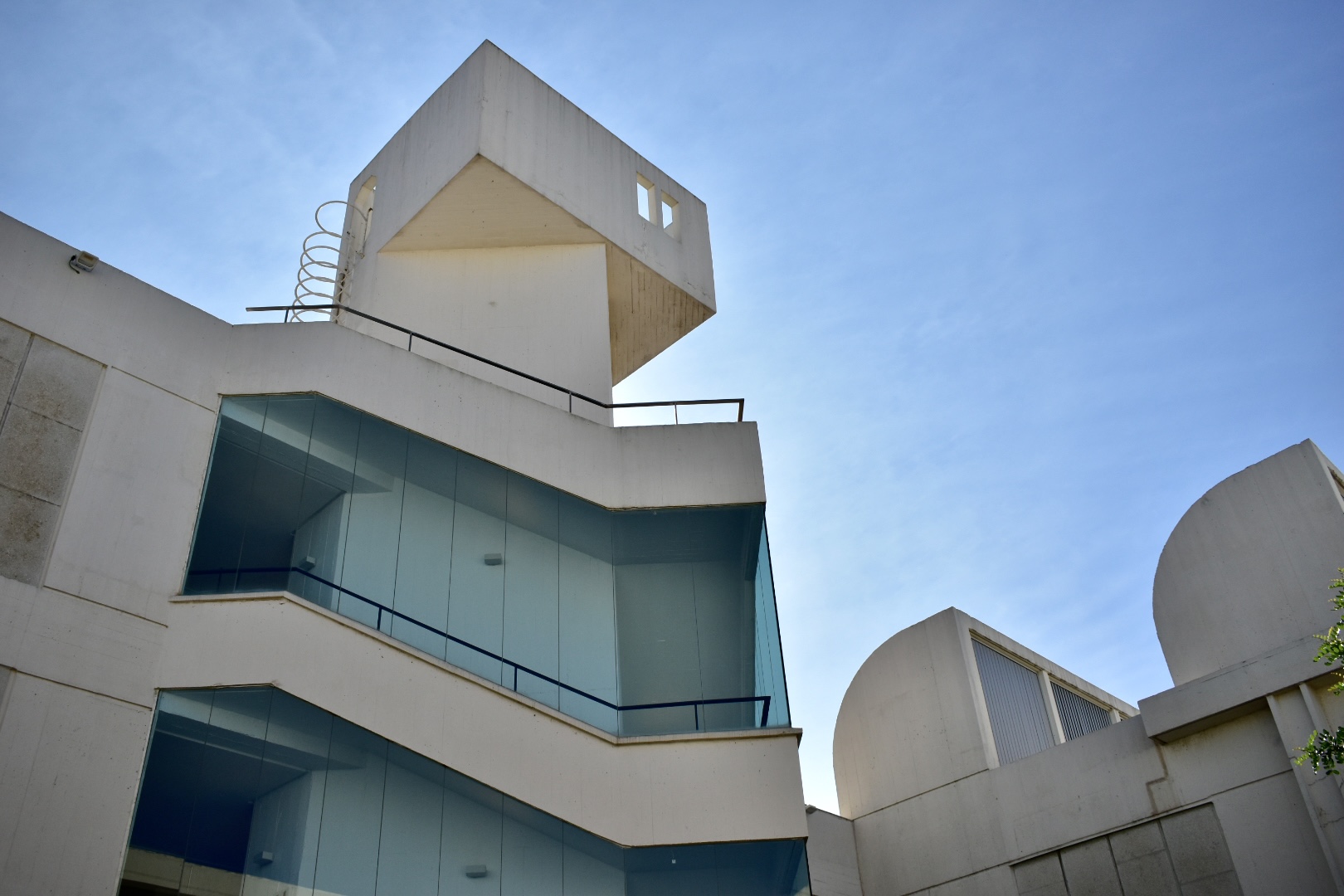 Fundació Miró: el patio del olivo