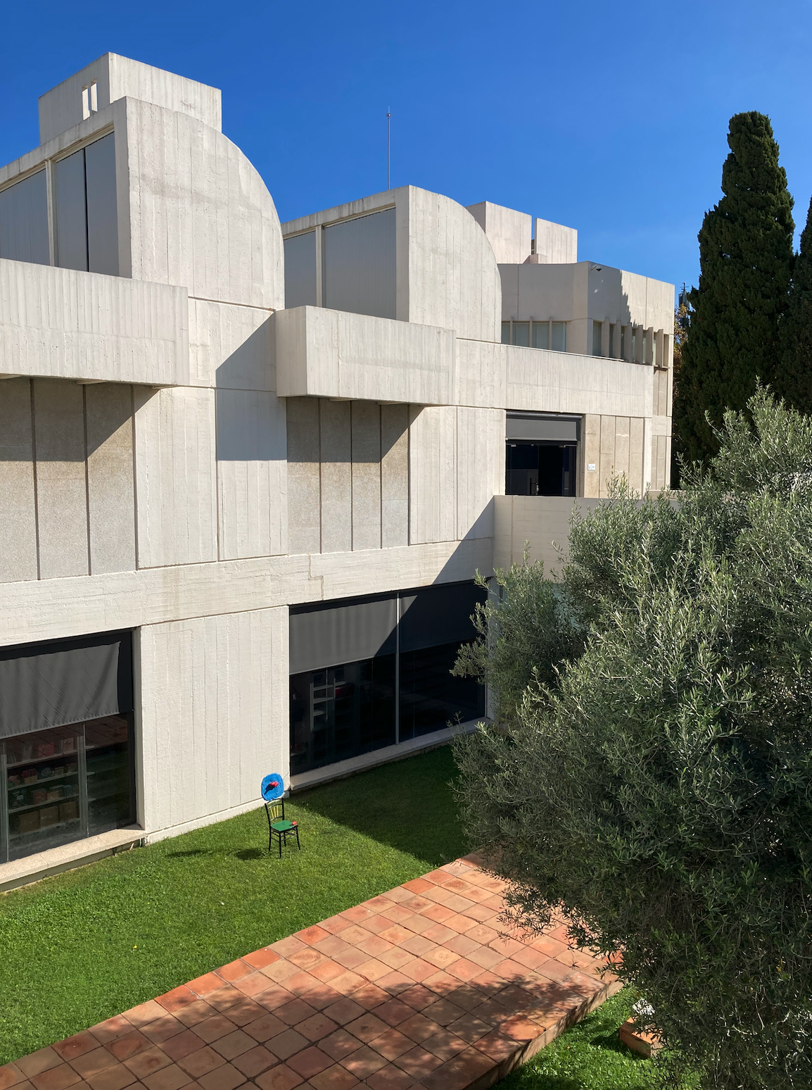 Fundació Miró: el patio del Olivo