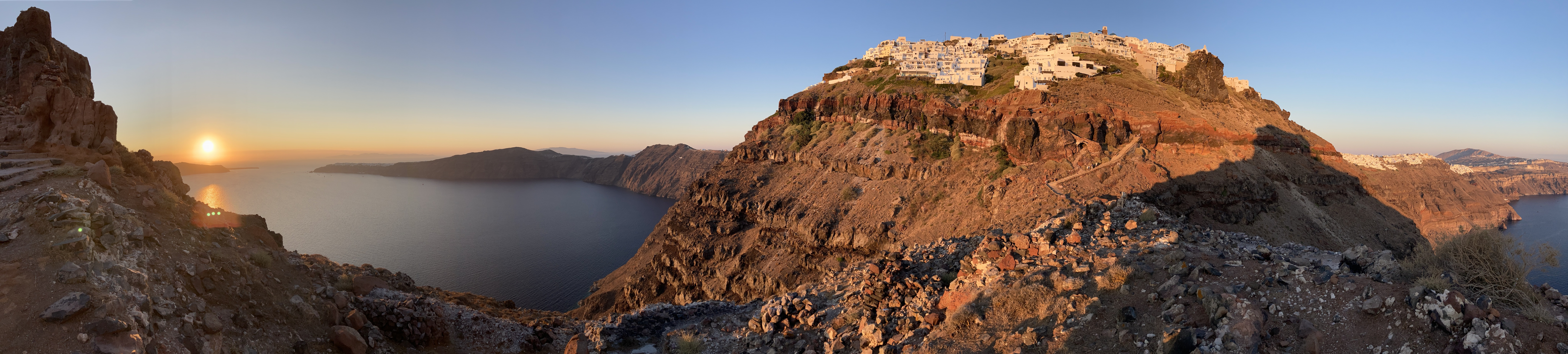 panorámica del atardecer en Santorini