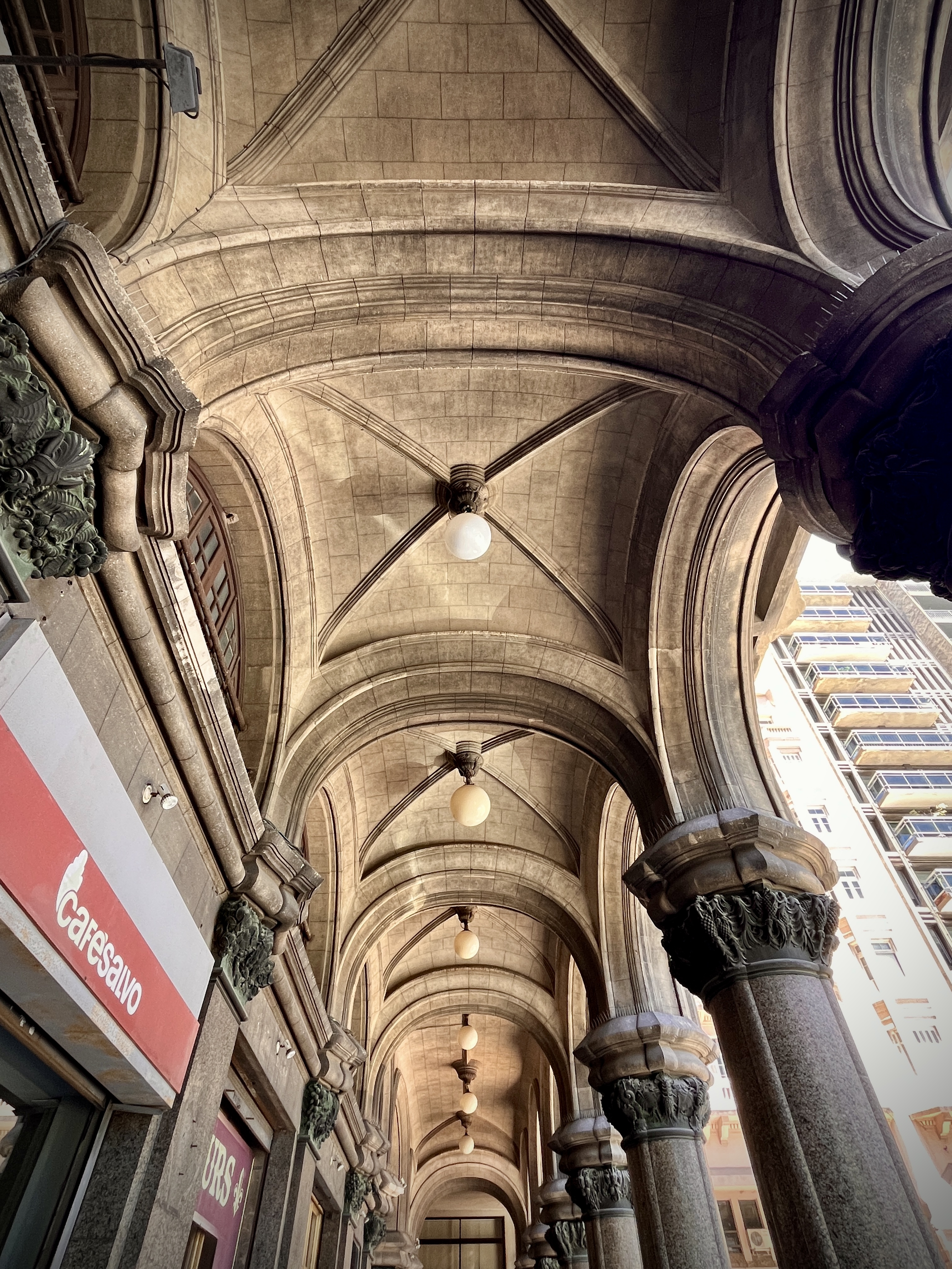 Palacios Salvo y Barolo